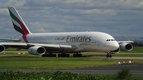 emirates flight to dubai today status|Dubai Airport .